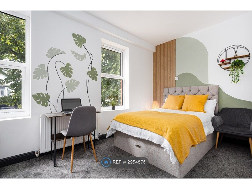 Property photo 1 of 16 Master En-Suite Room 3