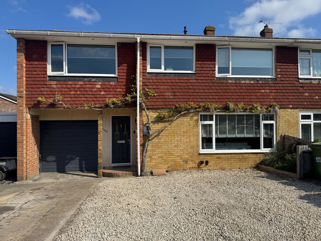Property photo 2 of 22