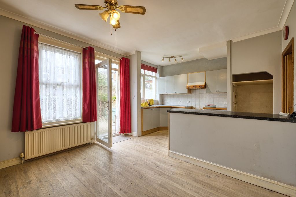 Property photo 2 of 15 Picture 2