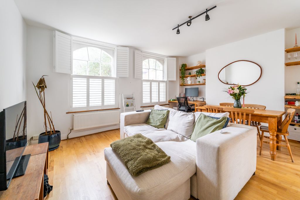 Property photo 2 of 16