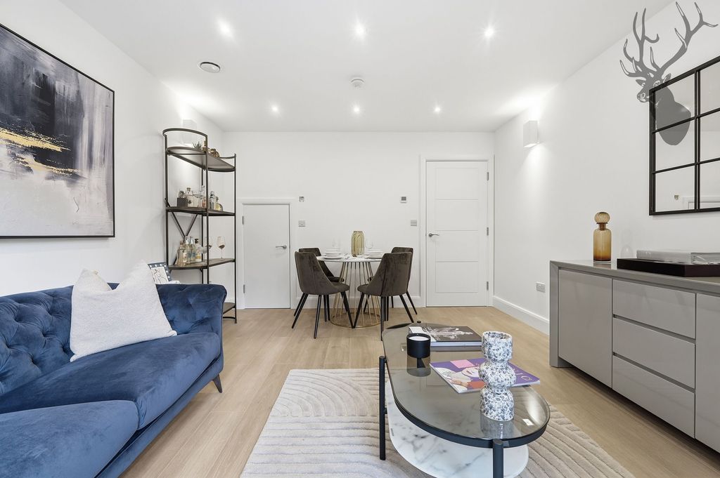 Property photo 3 of 23