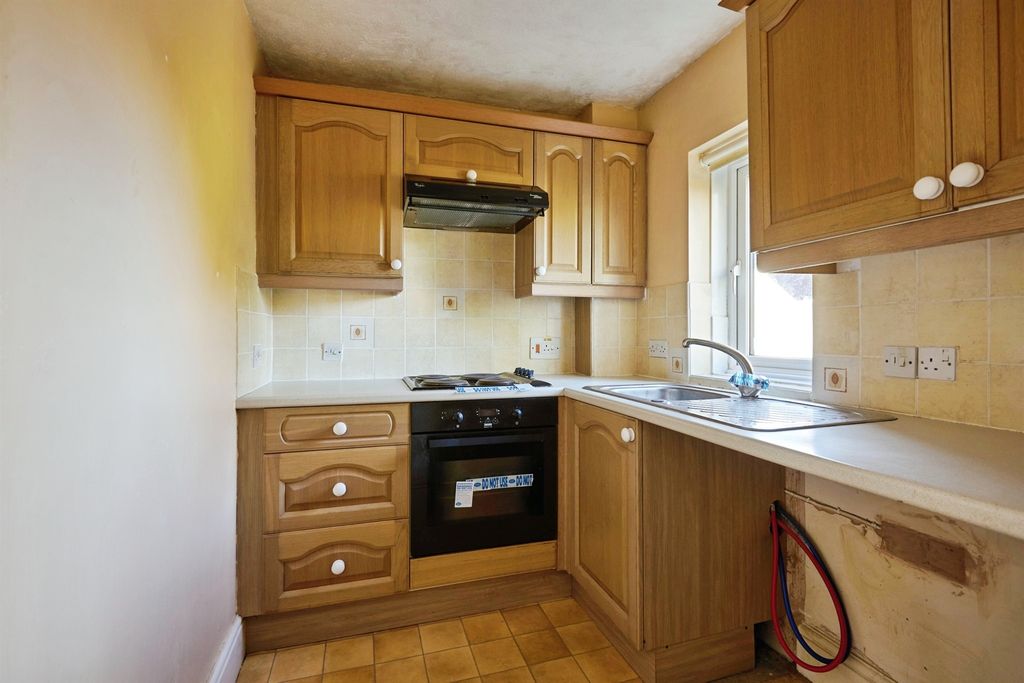 Property photo 3 of 9