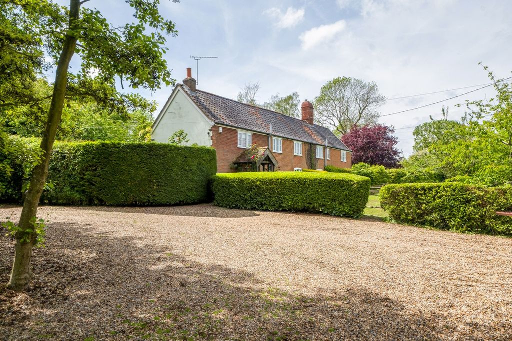 Property photo 2 of 42