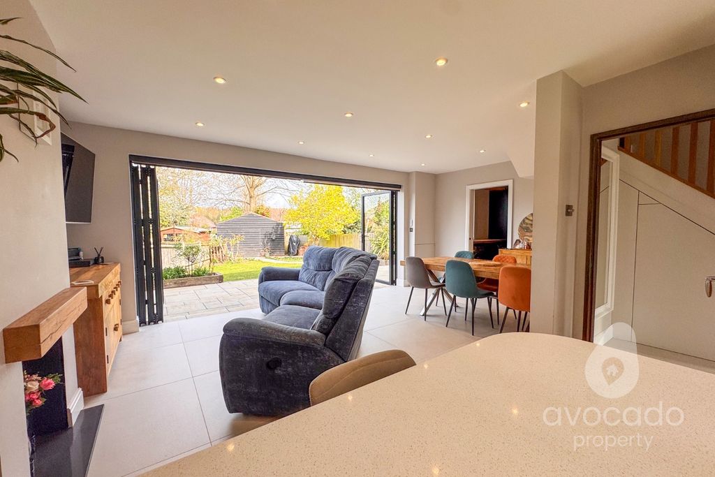 Property photo 2 of 21 4134234