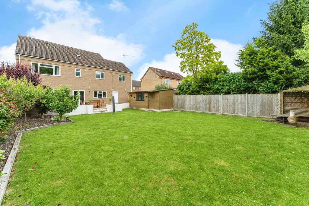 Property photo 2 of 21 Rs_07848