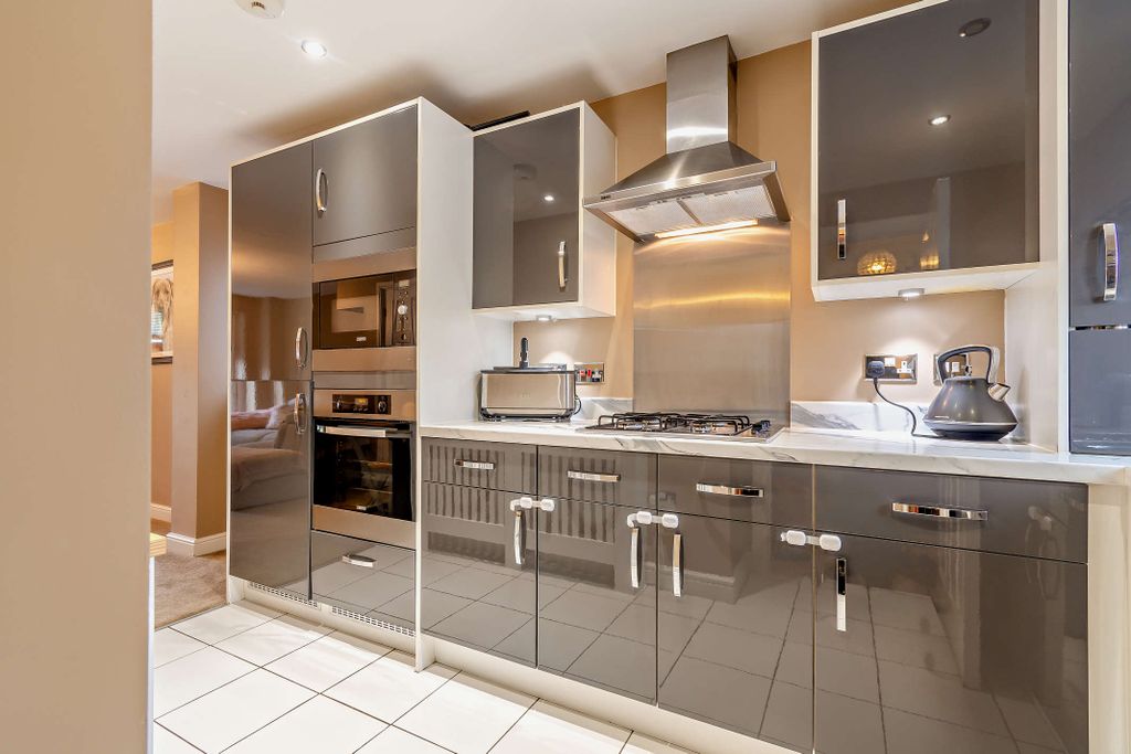 Property photo 2 of 22 Kitchen