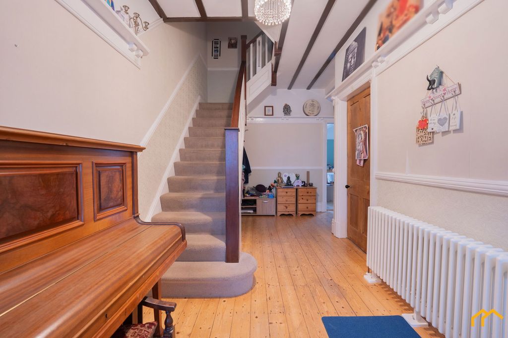 Property photo 3 of 25