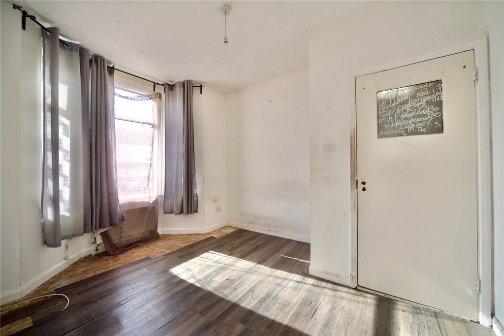 Property photo 2 of 9 Picture No. 05