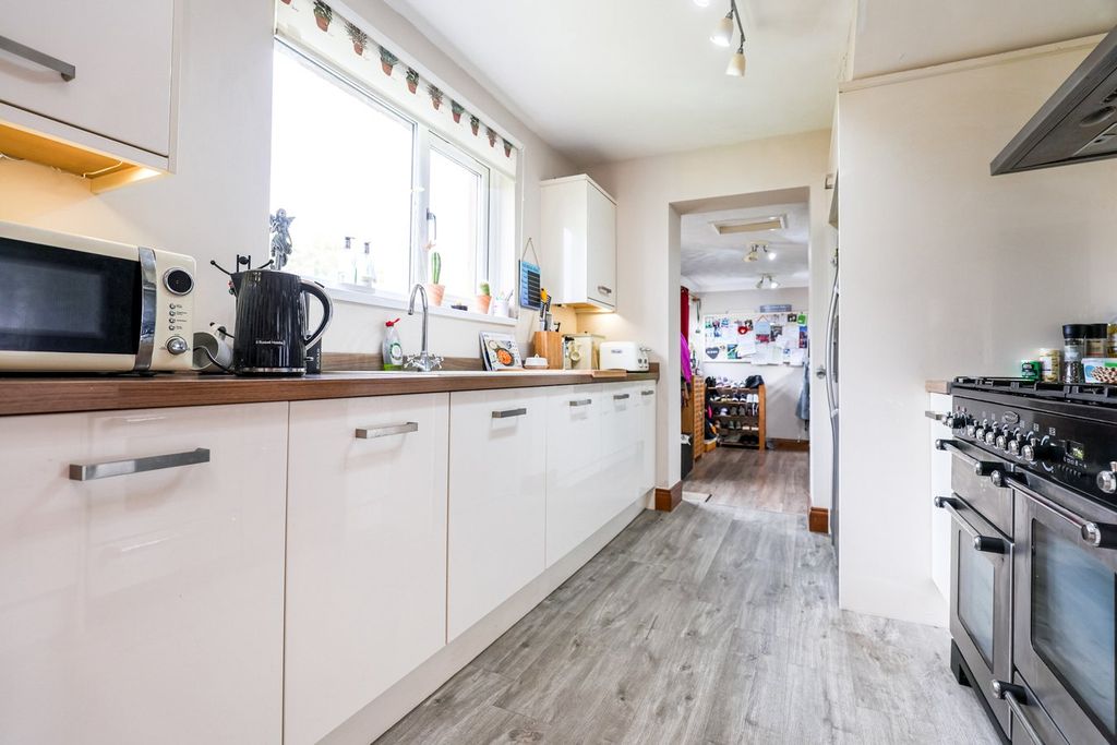 Property photo 3 of 24 Kitchen