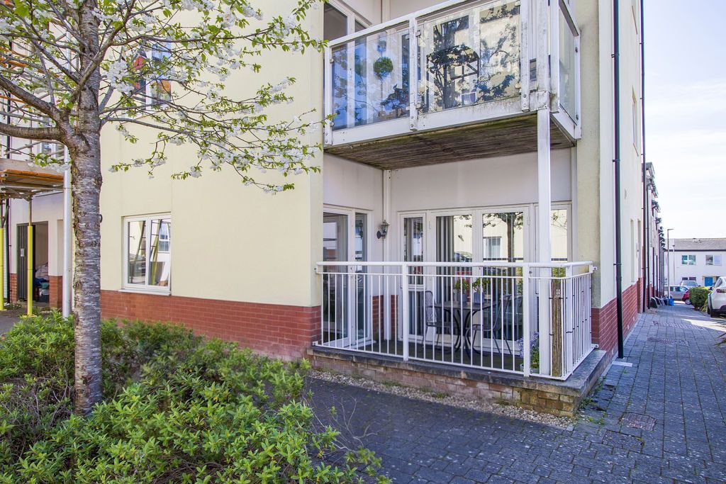 Property photo 1 of 12 Photo 12