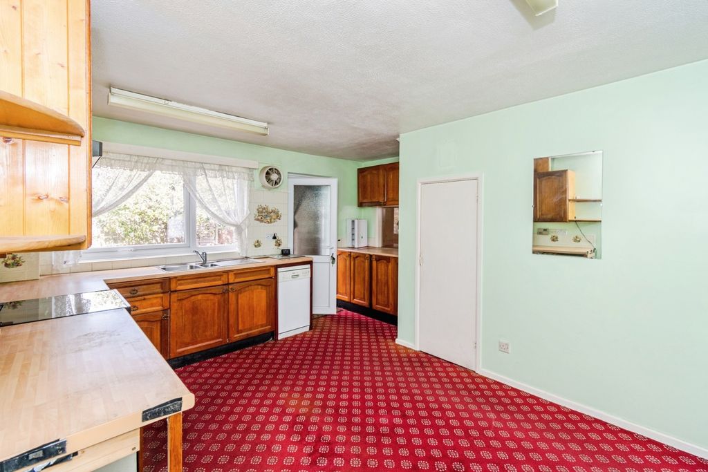 Property photo 2 of 17 Photo