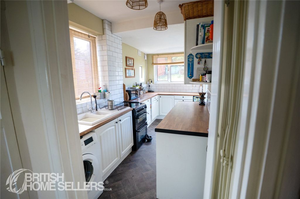 Property photo 3 of 21 Picture No. 13