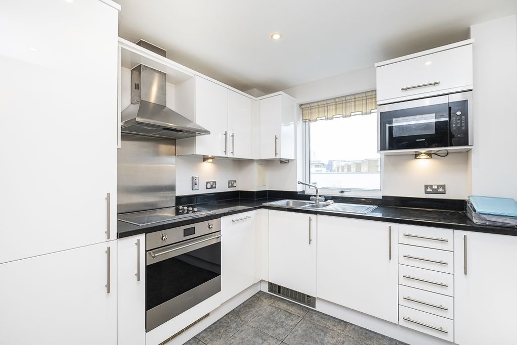 Property photo 3 of 10 4