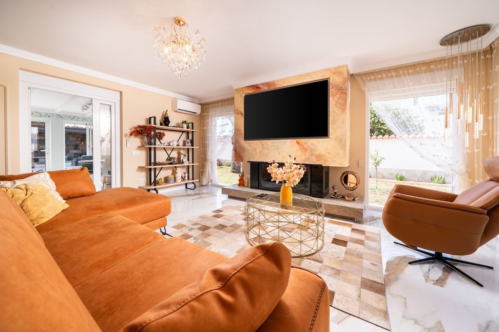 Property photo 3 of 50