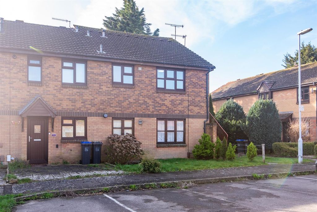 Property photo 2 of 13 For Sale By Aspire Residential | Pilgrims Walk