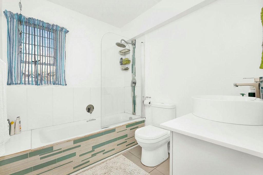 Property photo 3 of 13 Hp1324967