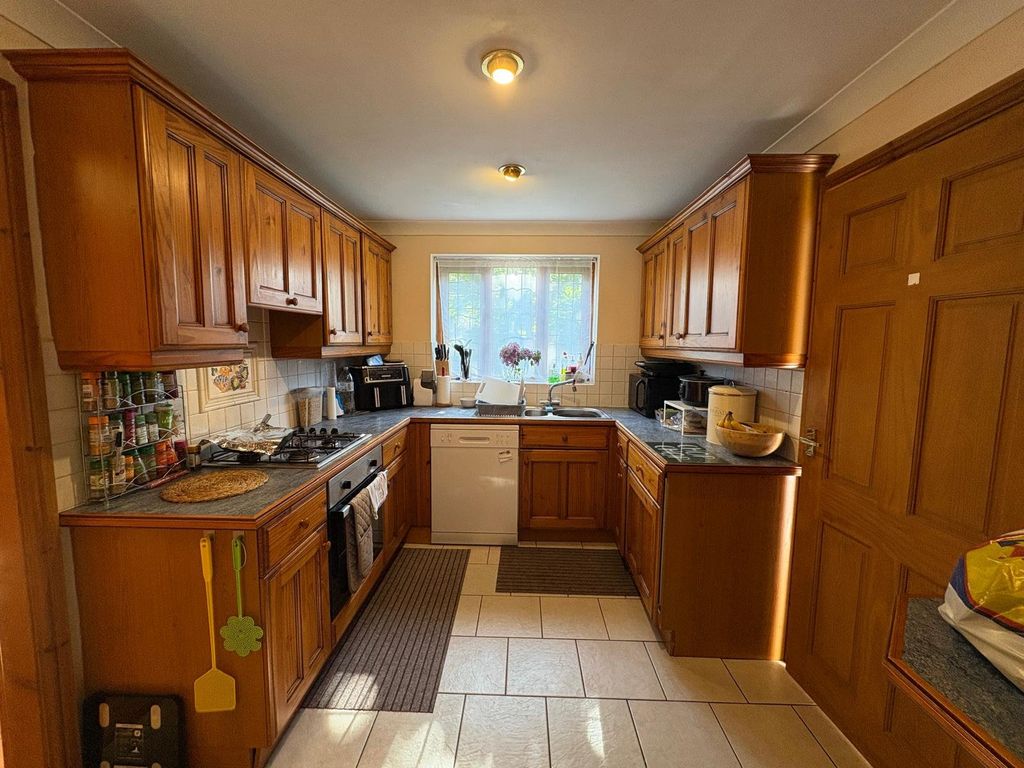 Property photo 3 of 14 Picture No. 15