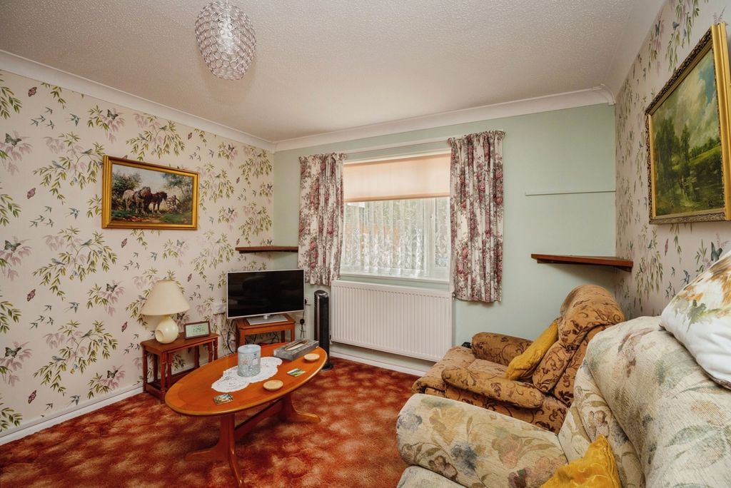Property photo 3 of 17 Photo