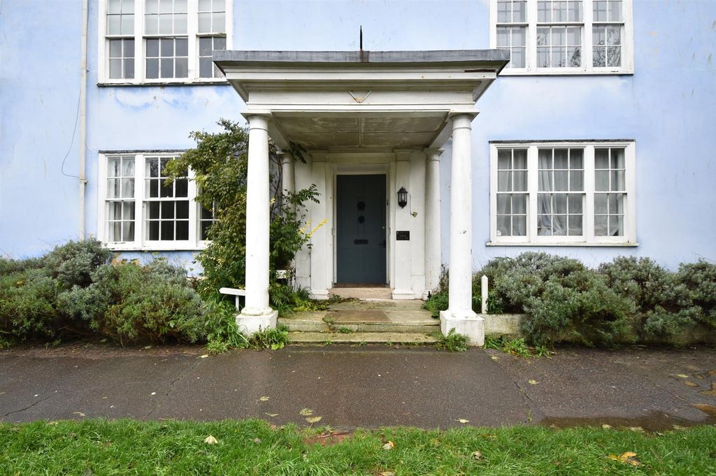 Property photo 2 of 15 Private Entrance