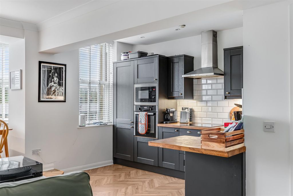 Additional image 7 of 1 bed flat for saleParish Gate, Burley In Wharfedale, Ilkley LS29