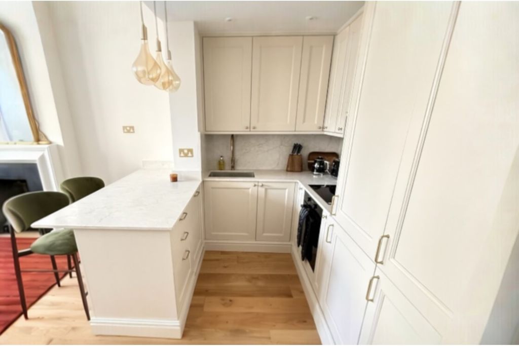 Property photo 3 of 12 Kitchen
