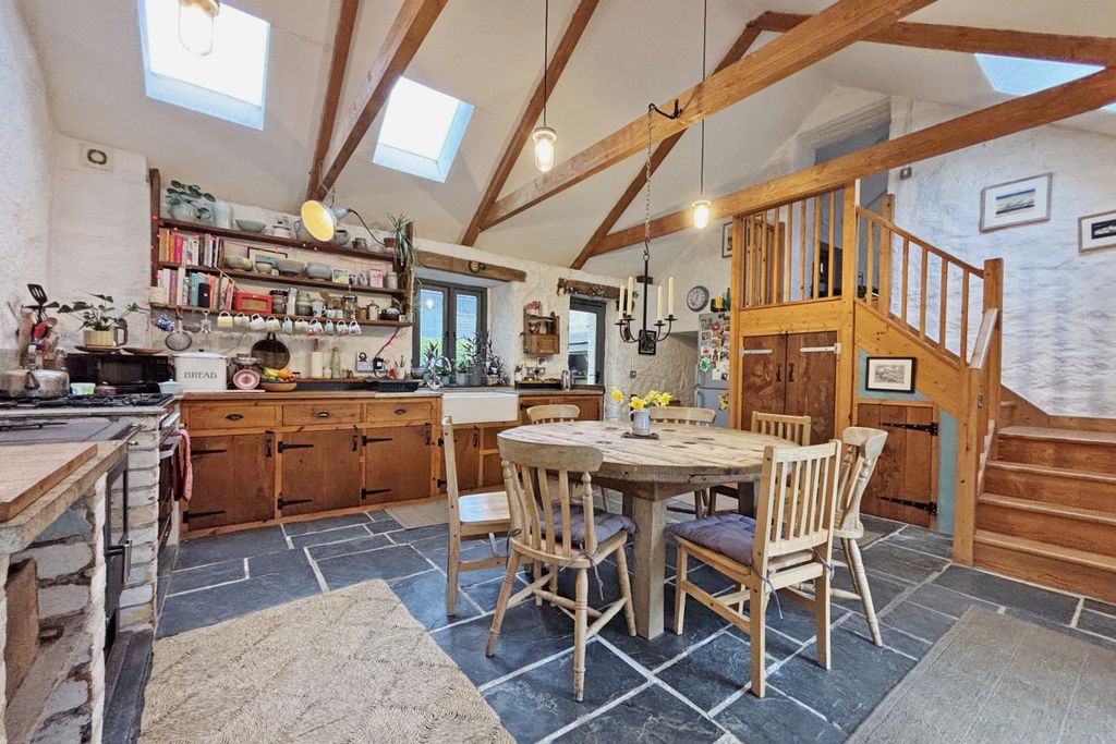 Property photo 3 of 17 Photo 3
