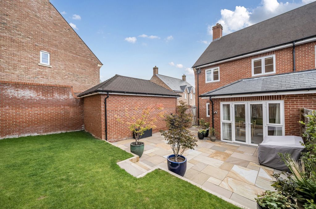 Property photo 2 of 20 1347764-8-68B9Bb4...