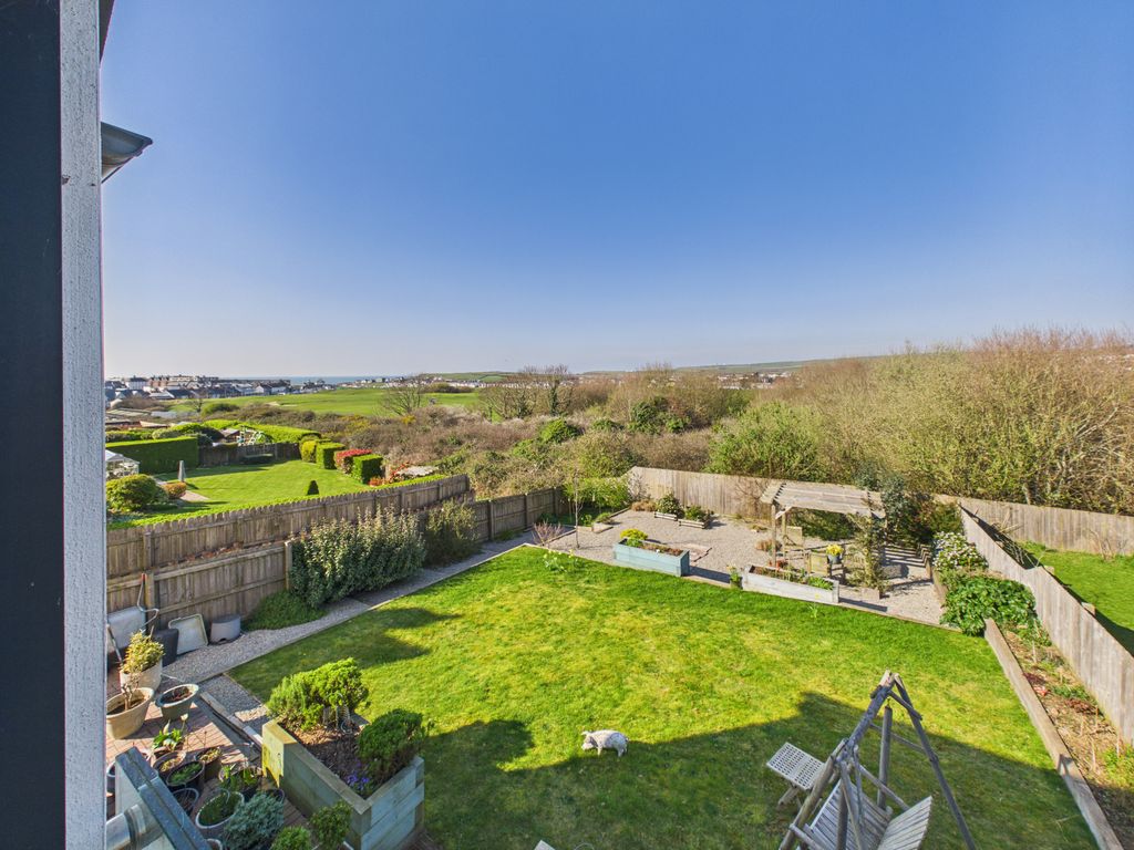 Property photo 2 of 27