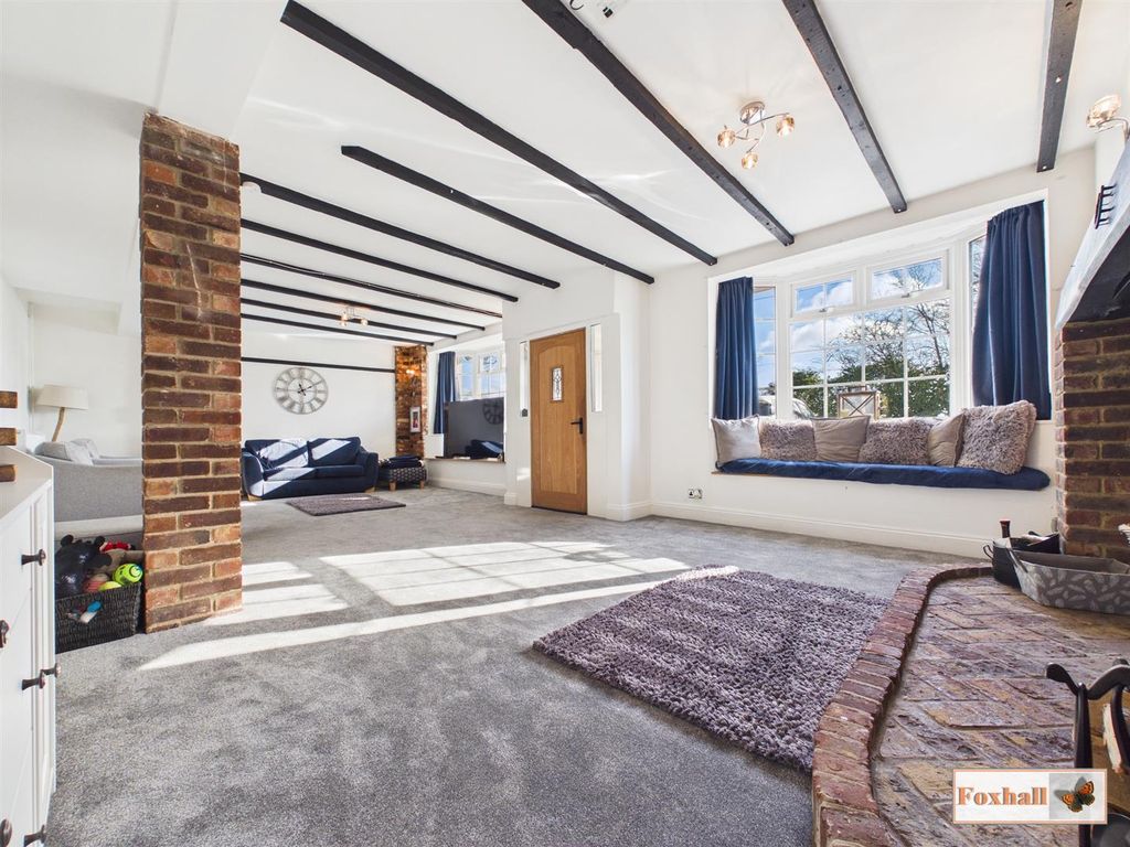 Property photo 3 of 23 Lounge