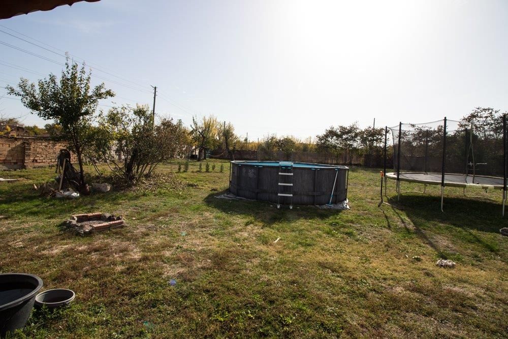 Property photo 2 of 40