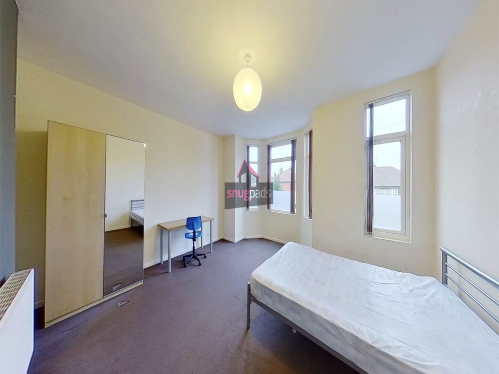 Property photo 1 of 13 Bed 6