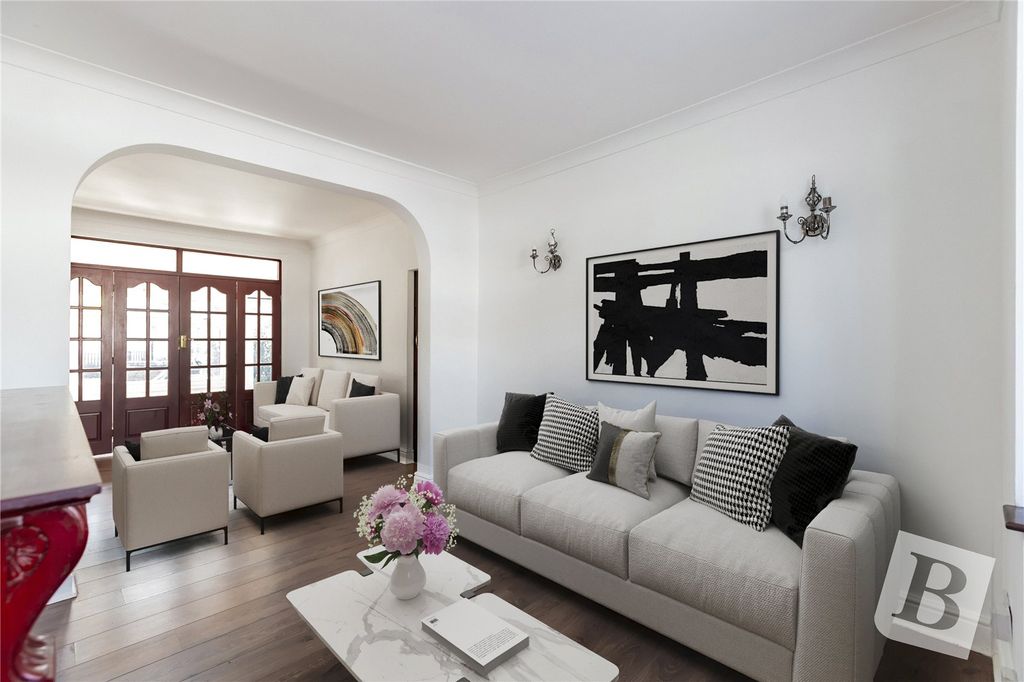 Property photo 1 of 13 Living Room