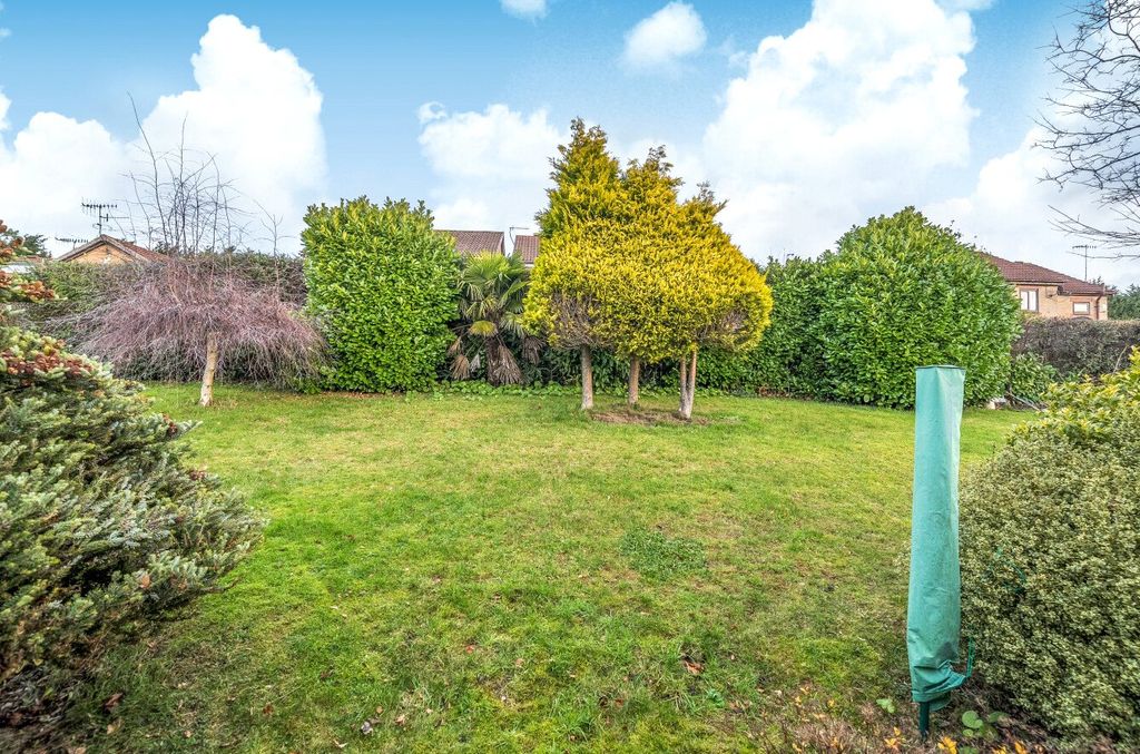 Property photo 2 of 10 1385390-16-693A9d...