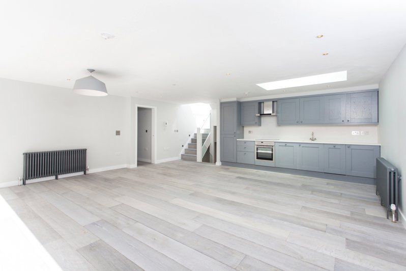 Property photo 1 of 9 Image