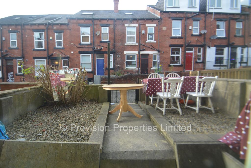 Property photo 2 of 7 Photo