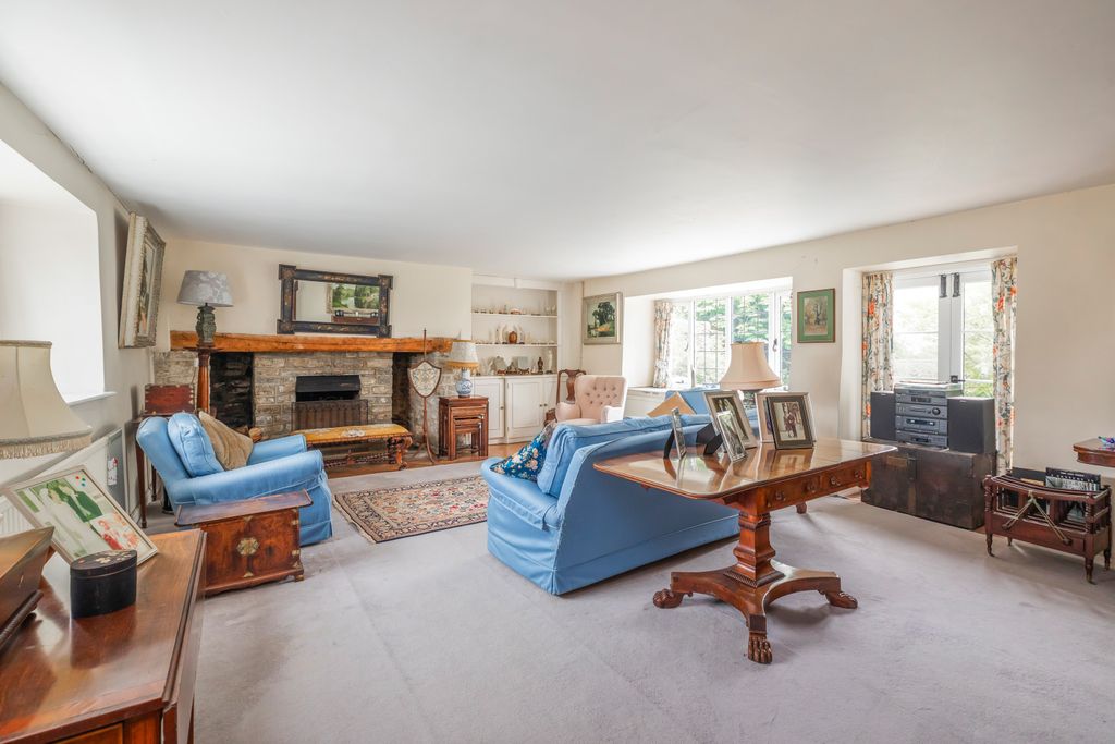 Property photo 3 of 15 Sitting Room