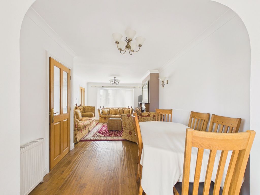 Property photo 3 of 13 5096004