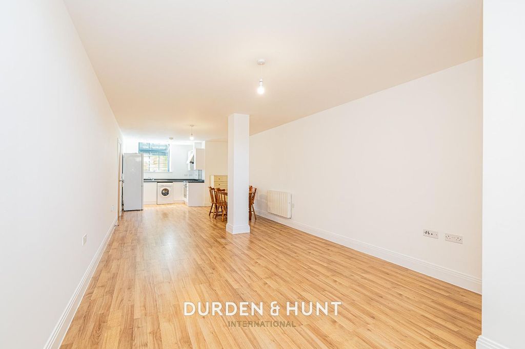 Property photo 2 of 10 Abbeygate-8.Jpg