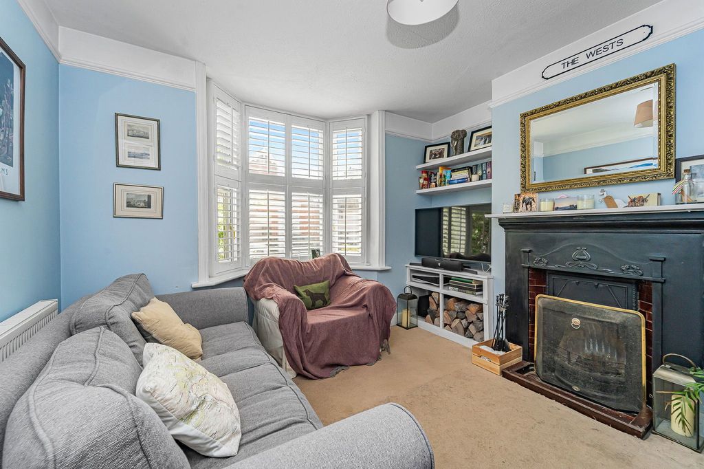 Property photo 3 of 17