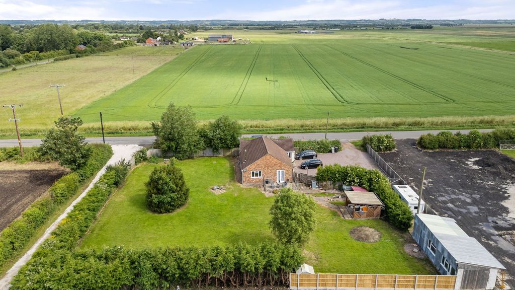 Property photo 2 of 31