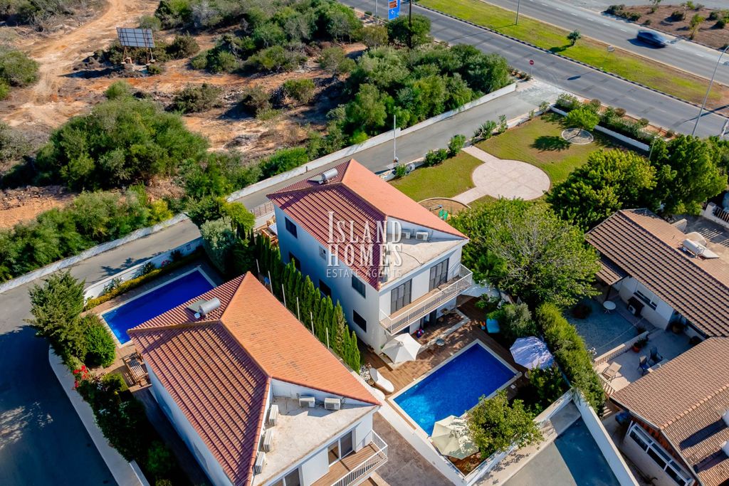 Property photo 3 of 48