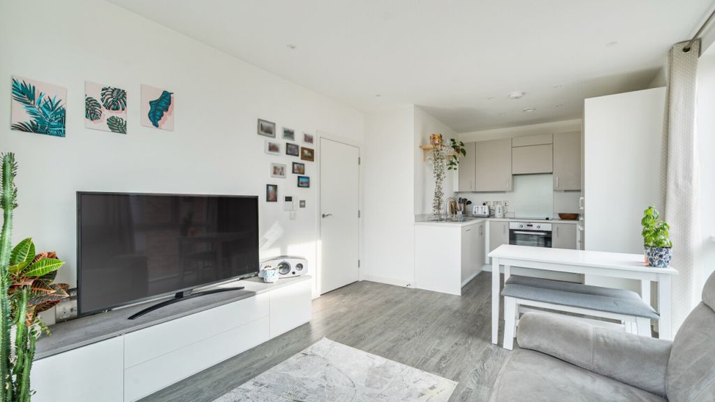 Property photo 3 of 18