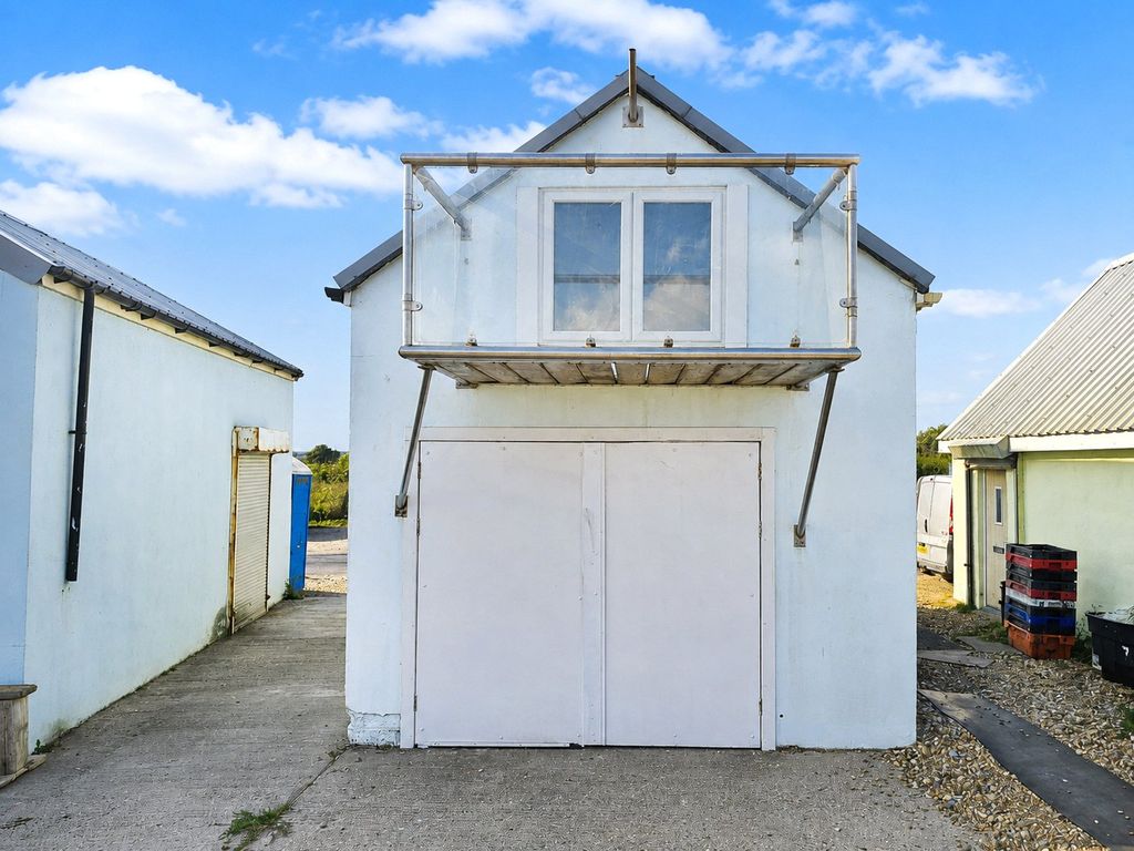 Property photo 3 of 14 Picture No. 17