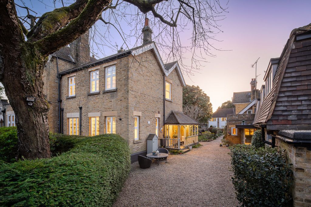 Property photo 1 of 38