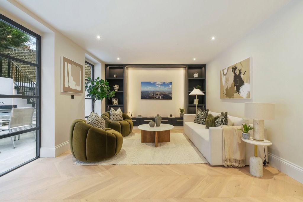 Property photo 3 of 11 Picture No. 24