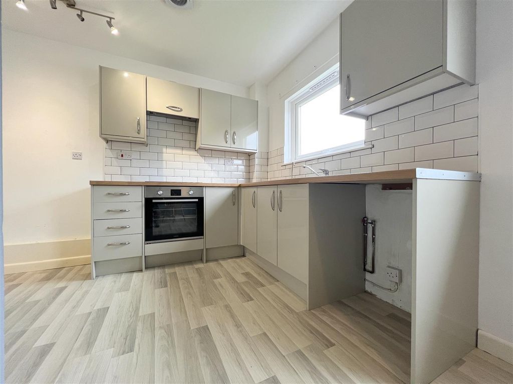 Property photo 3 of 14 Kitchen Diner