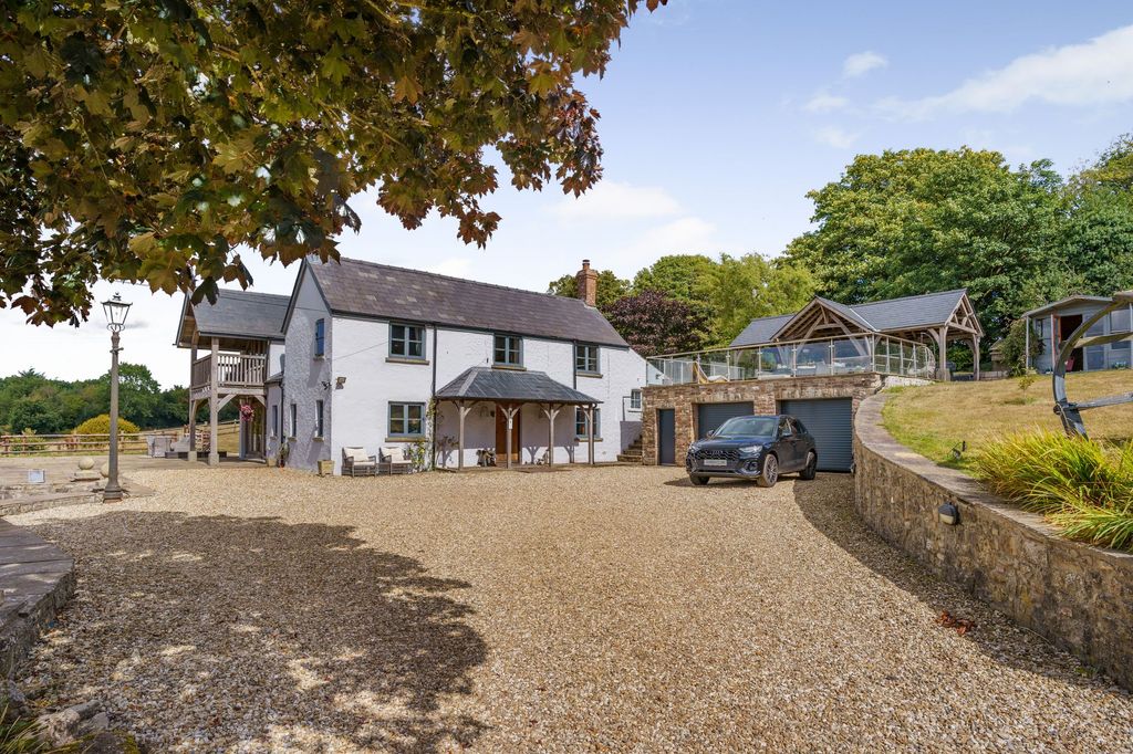 Property photo 1 of 42 P044235_01.Jpg