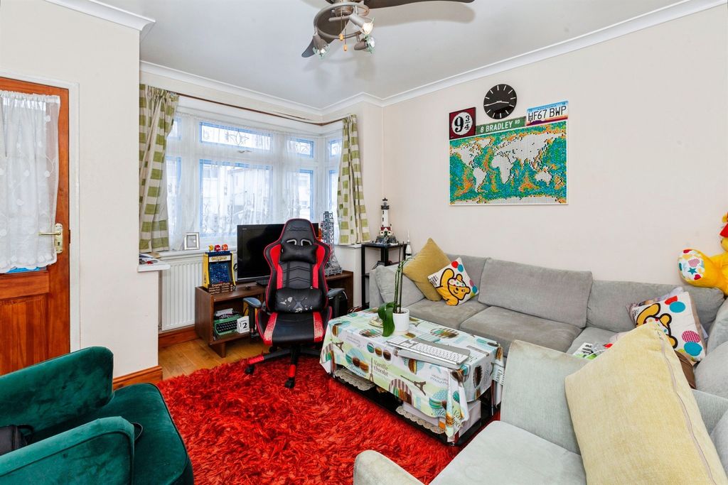 Property photo 3 of 17