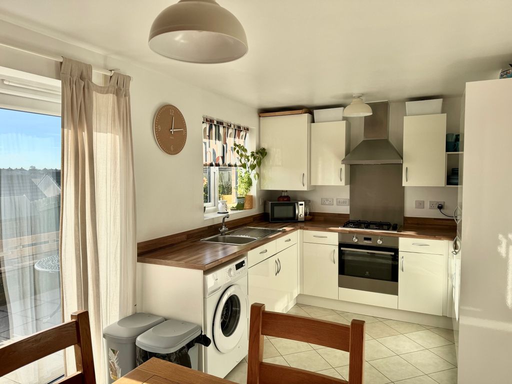 Property photo 3 of 16 Kitchen Diner