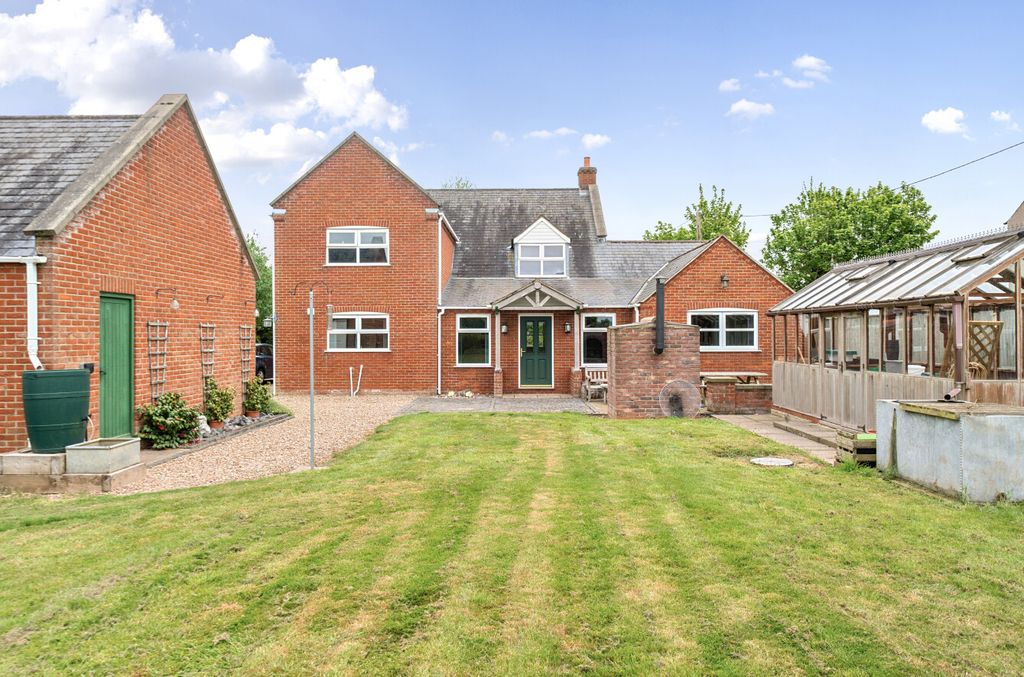 Property photo 2 of 27
